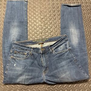 American Eagle Outfitters men’s jeans! Size 34/30! Used but good condition!